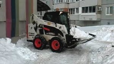 Очистка дорог и территорий от снега