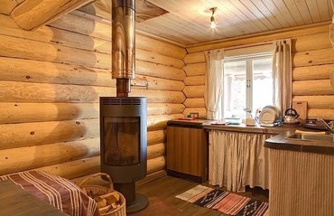 Срубы домов, бани.