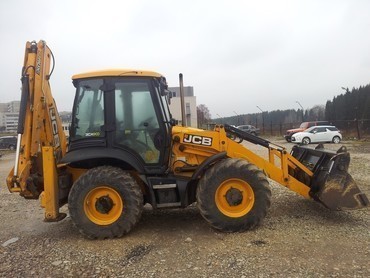 Копаем котлованы под фундамент