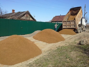 Купить карьерный песок с доставкой