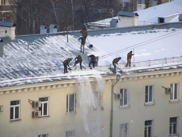 Удаление снега с крыш