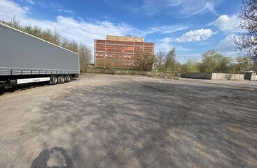 Стоянка грузовиков и техники