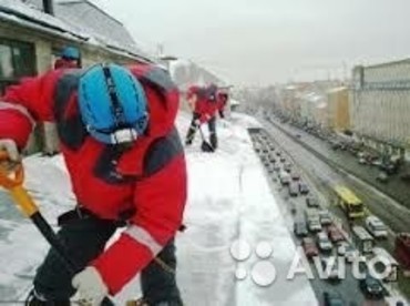 Очистка крыш от снега