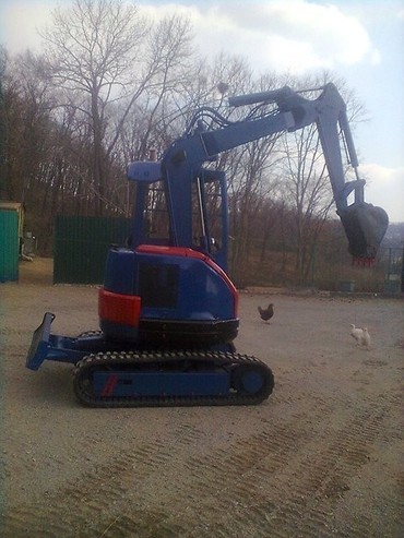 Komatsu   PC28UU-2E