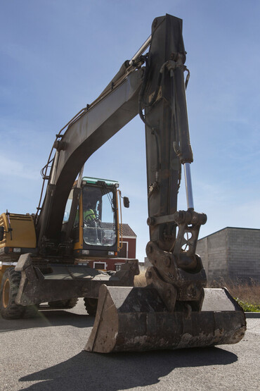 Hyundai 140, 180