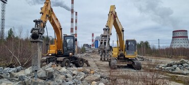 Komatsu 220-8
