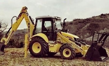 New Holland Lb110b