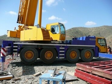 Liebherr LTM 1100
