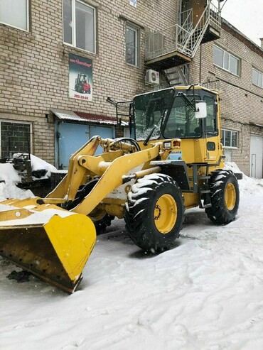 KOMATSU WA100-3