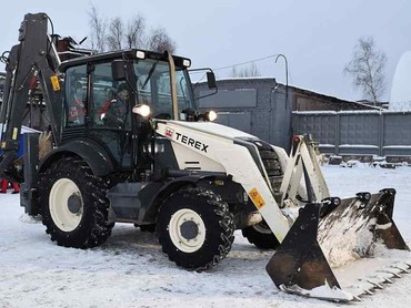 TEREX TLB 825-RM