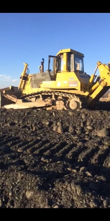 Komatsu D725AX-5
