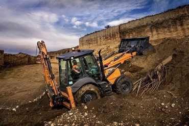 JCB 3CXT