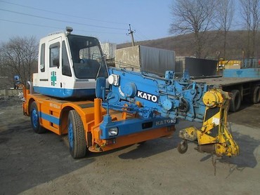 KATO-KOMATSU