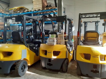 KOMATSU FD25
