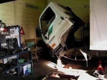 Ремонт автоприцепов, грузовиков и фургонов
