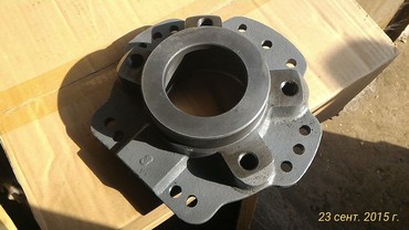 Верхняя крышка поворотного редуктора Unic 330, юник 330