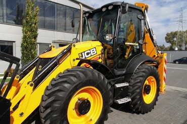 JCB 3CX, 4CX