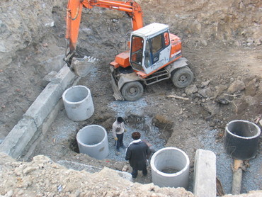 HITACHI