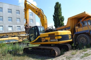JCB 220