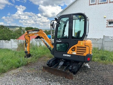 Case CX19C