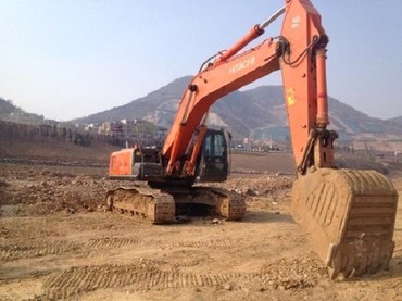HiTACHi R 360