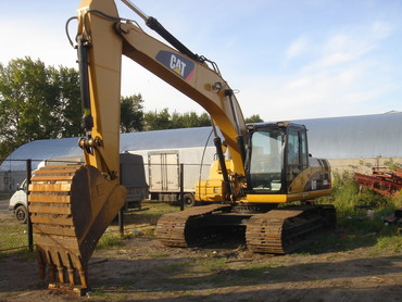 CATERPILLAR 320 D
