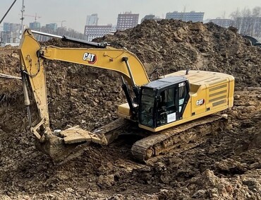 LiuGong, Cat, John Deere