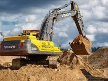 Volvo, Komatsu