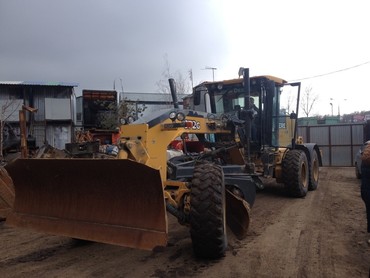 John Deere 672G