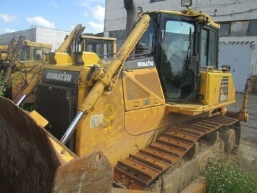 Komatsu D65EX -16, Б-10