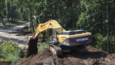 Hyundai 300