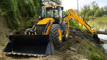 TEREX, JCB