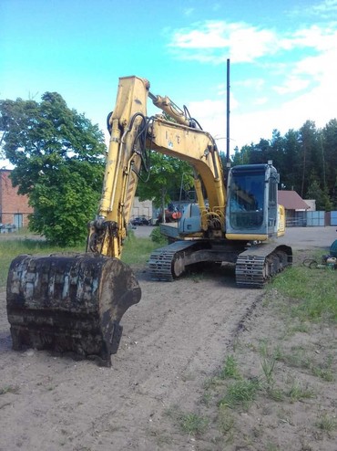 New Holland E175