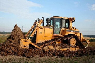 CATERPILLAR, KOMATSU, SHANTUI