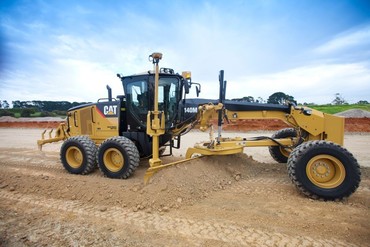 CAT 140M