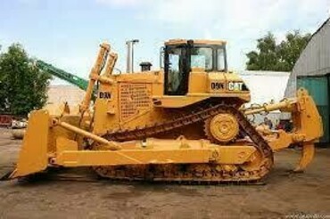 Komatsu, Shantui, Caterpillar