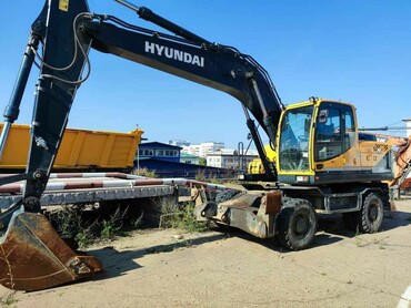HYUNDAI 210