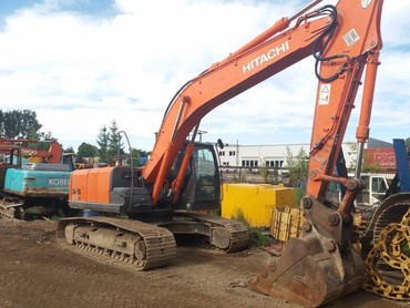 Hitachi 210