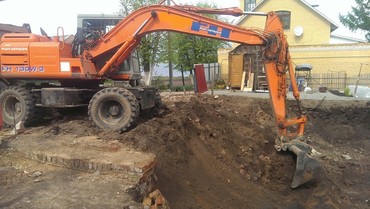 HITACHI