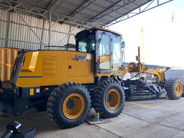 XCMG GR 2153A