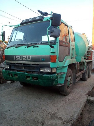 Isuzu  V305