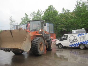 HITACHI ZW 220