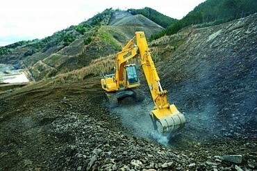 Komatsu PC210