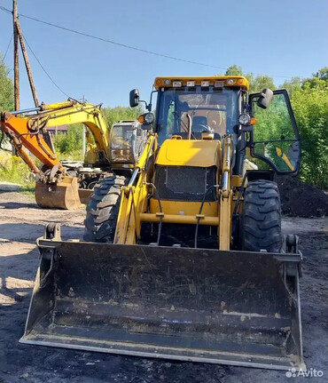 JCB 4CX