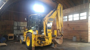 KOMATSU WB93R