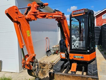 hitachi zx30ur 2