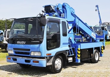 ISUZU
