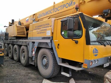 LIEBHERR LTM1100-5,2