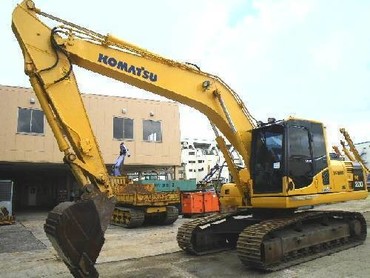 Komatsu PC200-8