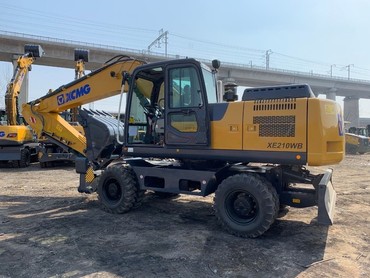 XCMG ХЕ210